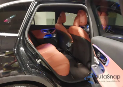 2025 Mercedes-Benz Glc 300 4Matic Suv z USA, uszkodzony, nr VIN W1NKM4HB8SF376450